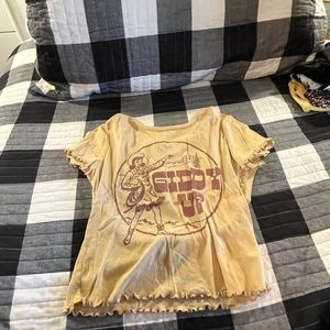 Graphic cropped tee